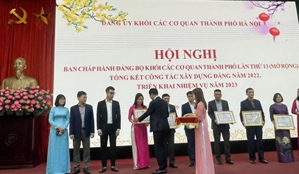 Chi bộ Phòng 12 được Ban chấp hành Đảng bộ khối các cơ quan thành phố...